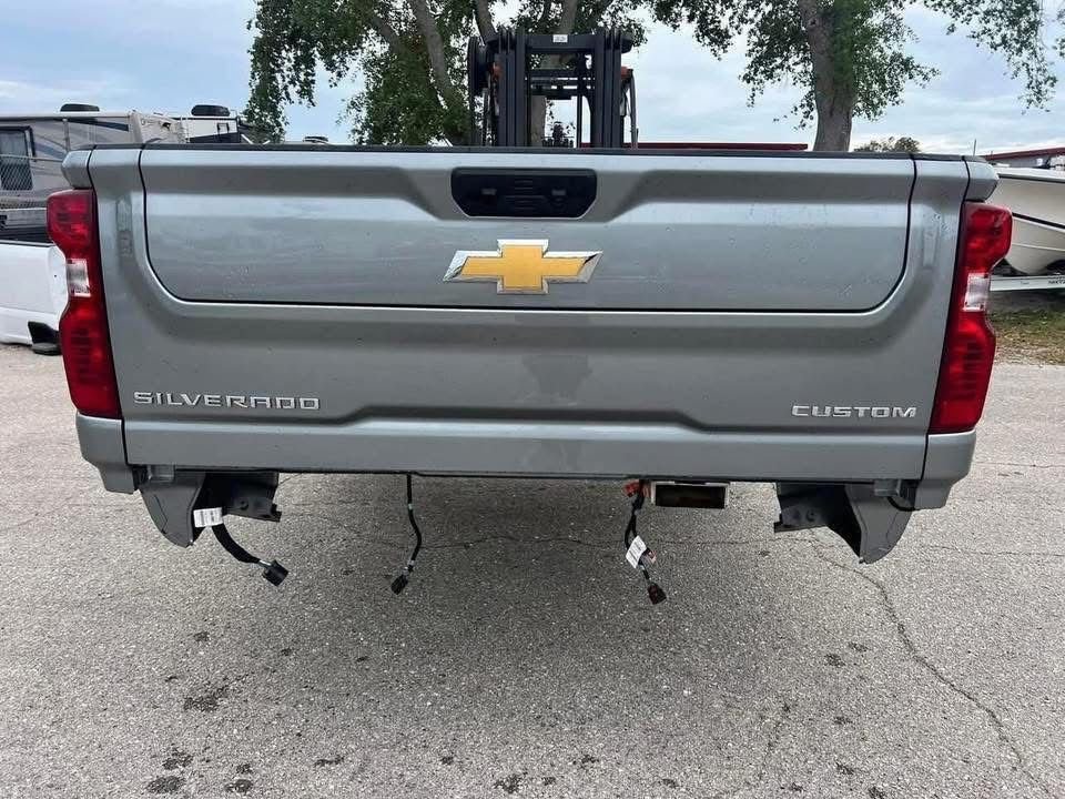 2014–2020 GMC Sierra 2500/3500 – 6’6” Bed with 5th Wheel Package - Image 5