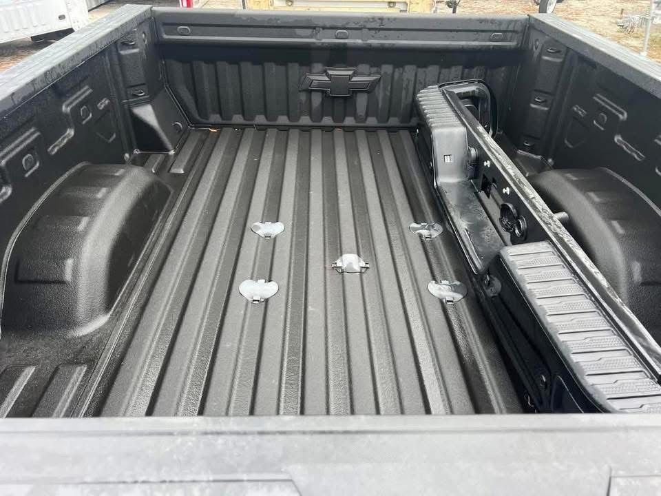 2014–2020 GMC Sierra 2500/3500 – 6’6” Bed with 5th Wheel Package - Image 2